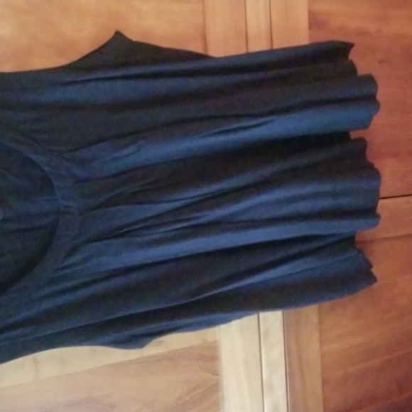 Soma black cotton/silk trapeze-stylel shell with inverse pleating, like new, - Picture 5 of 6